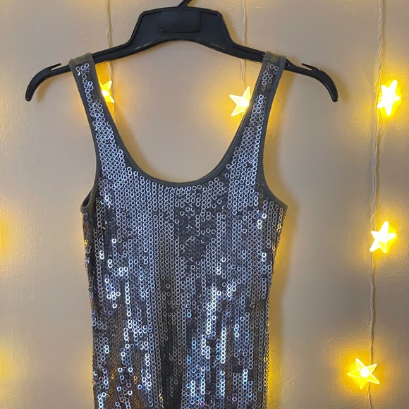Express sexy basic sequin tank top - Picture 2 of 2
